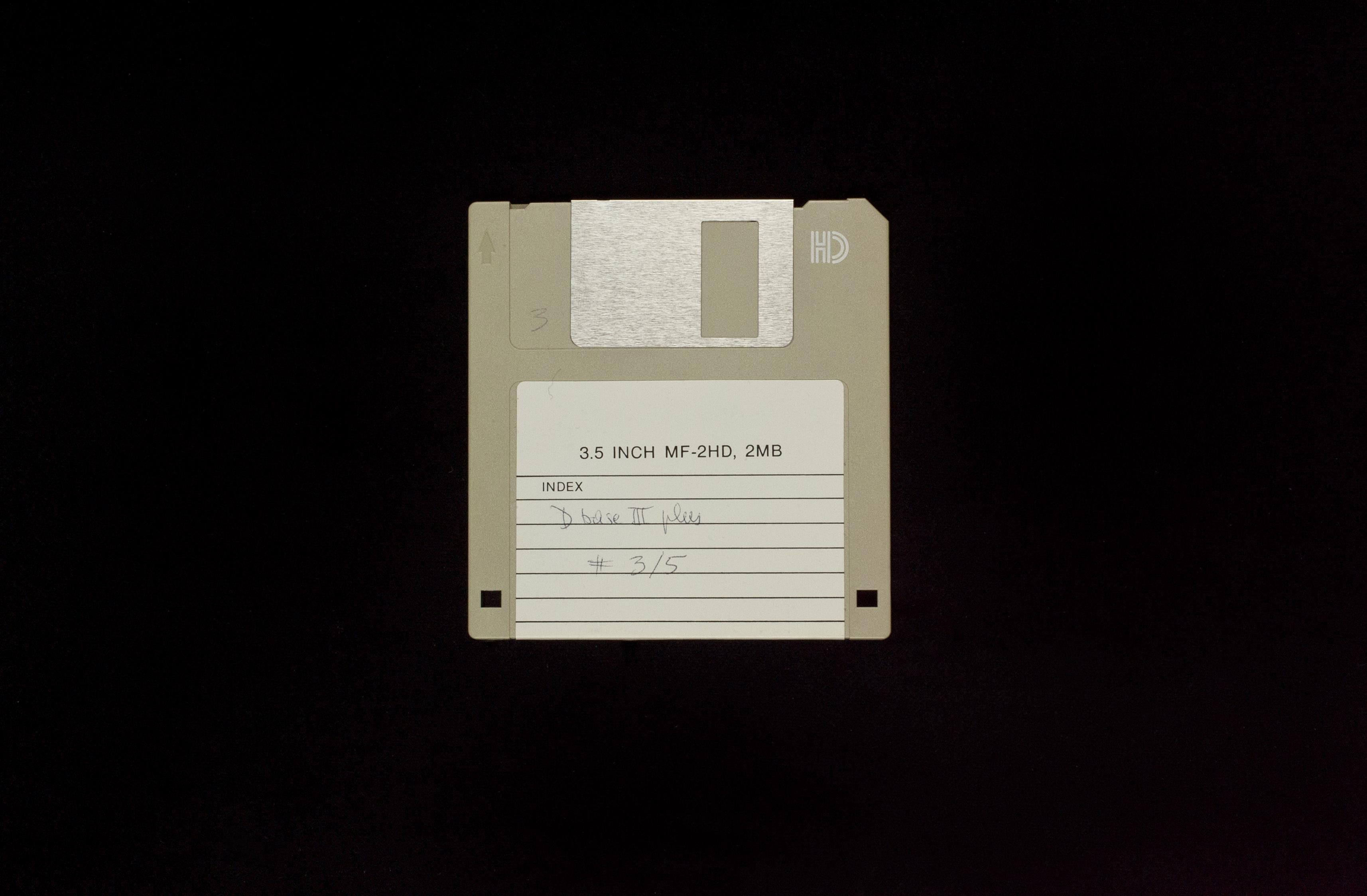 Elies Miniatures Diskette 18